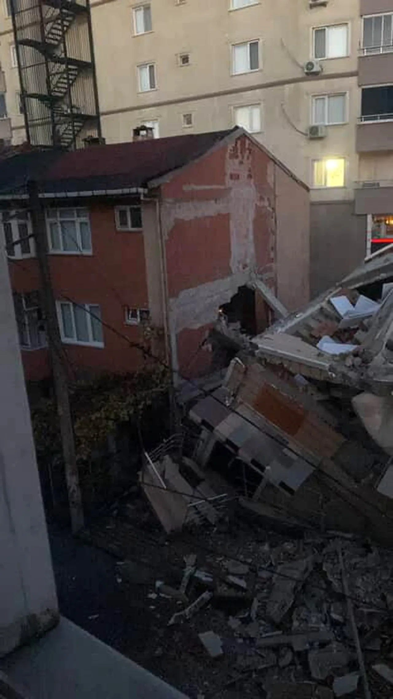 Gebze'de çöken bina hakkında yeni gelişme! Komşuları 4 ay önce CİMER'e şikayet etmiş