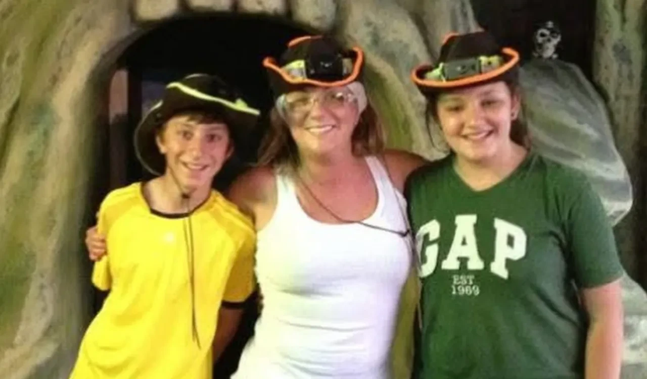 Güllü'nün daha önce hiç görmediğiniz kareleri ortaya çıktı! Haklarındaki iddialar sonrası Güllü'nün çocuklarından manidar paylaşım!