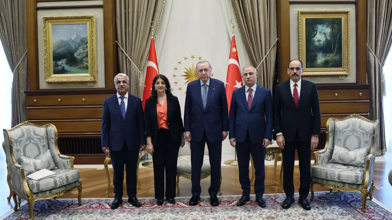 Külliye'de üçüncü Terörsüz Türkiye zirvesi! Cumhurbaşkanı Erdoğan DEM Parti heyetini kabul edecek 