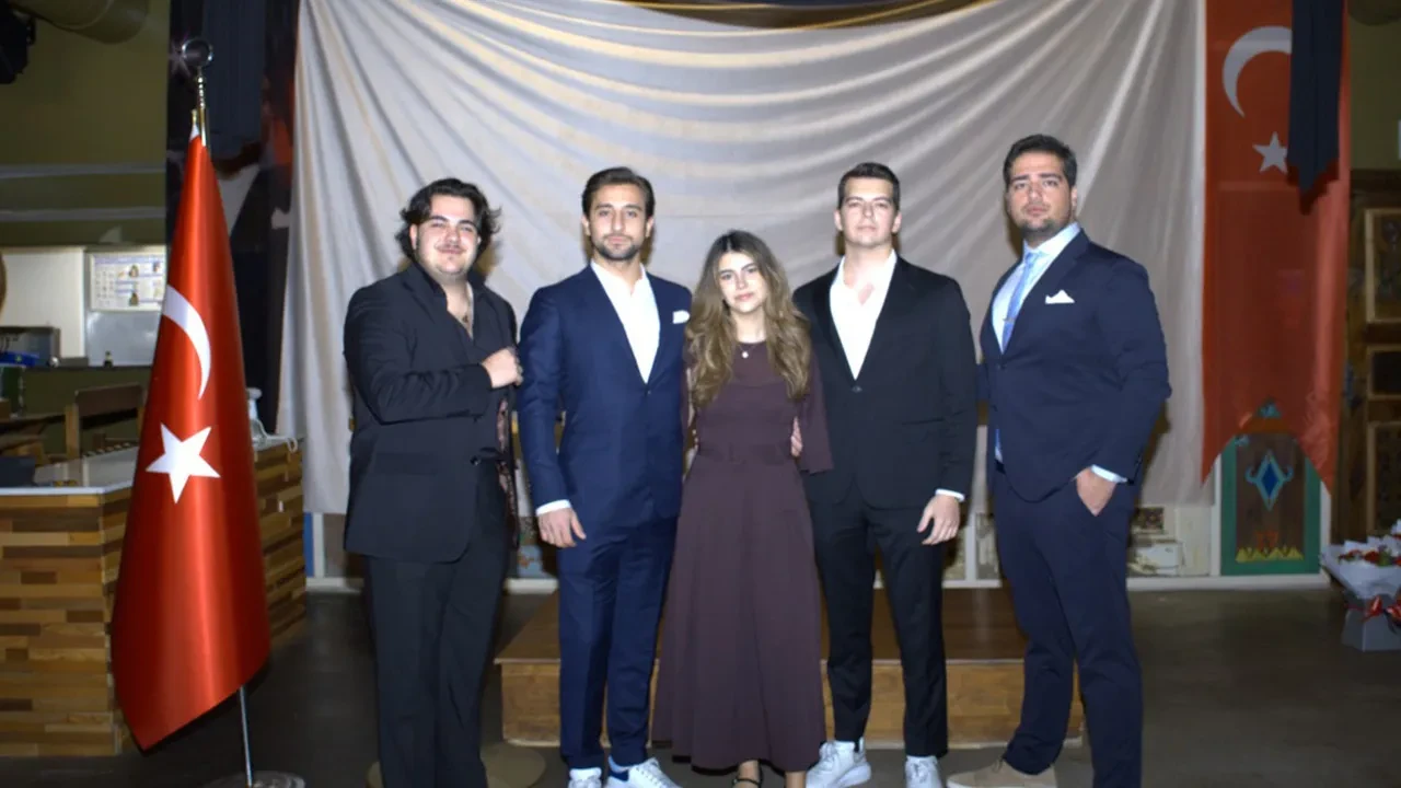 Londra’da Cumhuriyetin 102. Yılı Coşkusu: Türk Öğrenciler “Cumhuriyet Balosu”nda Buluştu