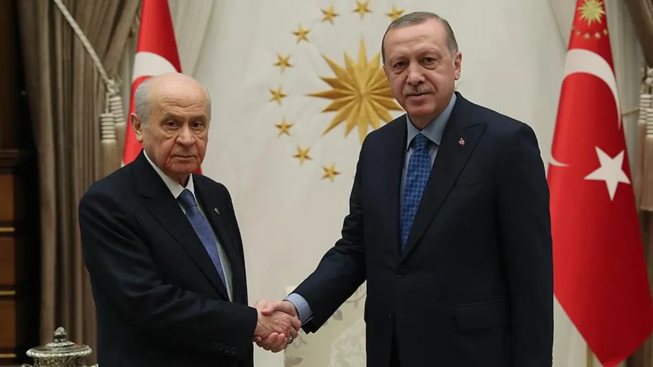  MHP Genel Başkanı Bahçeli'den Cumhurbaşkanı Erdoğan'a hediye!