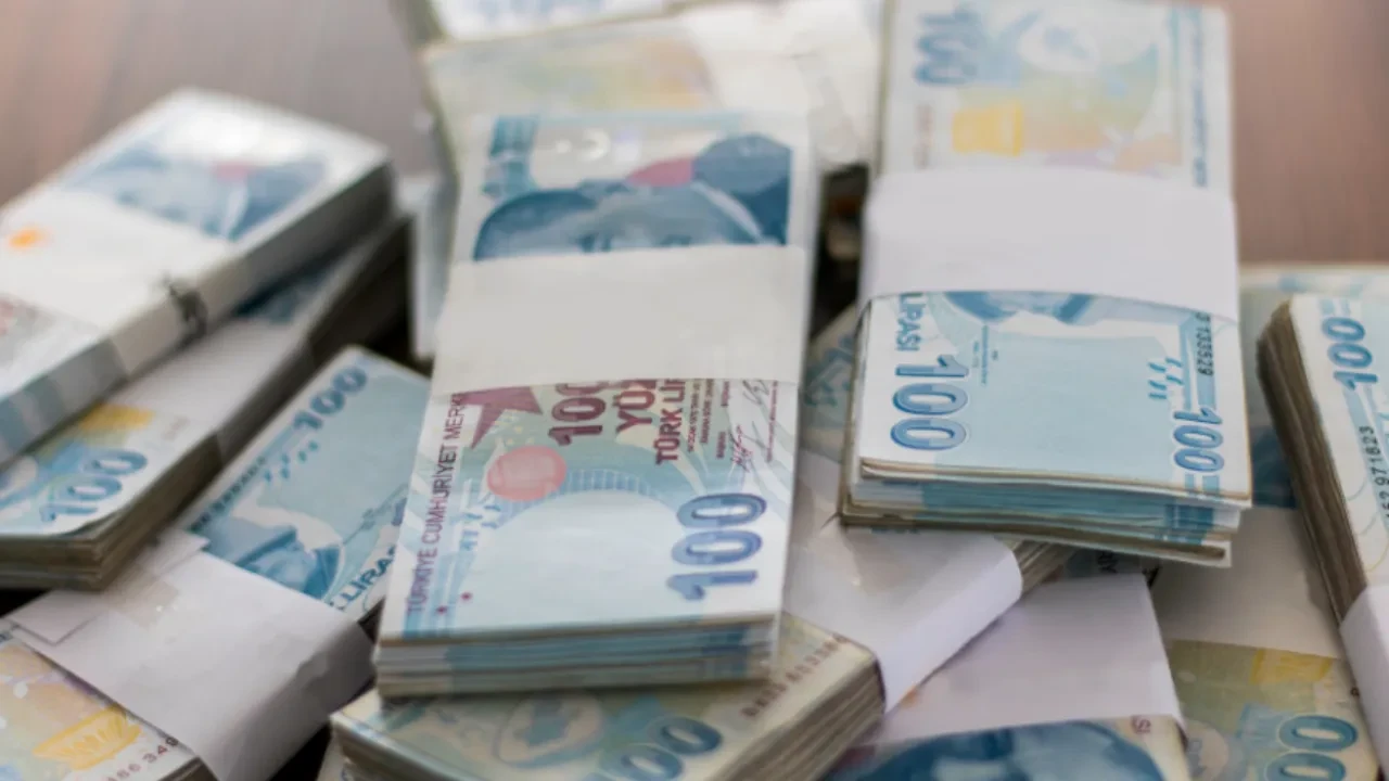 Nakit ihtiyacı olanlar için oranlar değişti! 100 bin lira banka kredisi çeksem ne kadar öderim? 