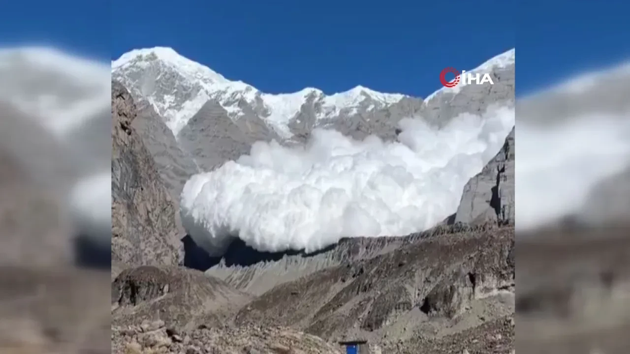 Nepal'de dağcıların kampına çığ düştü! O anlar kamerada