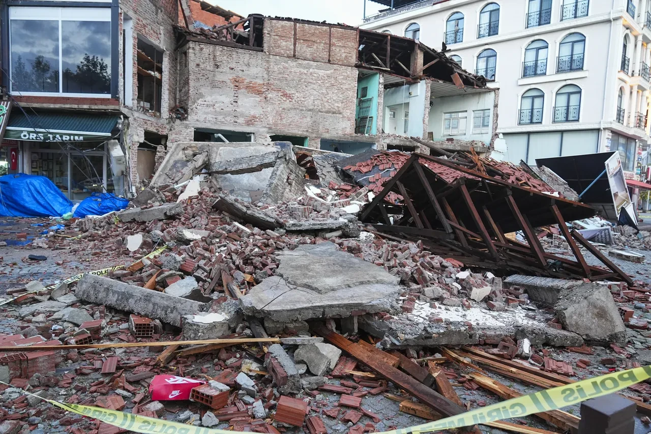 Sındırgı depremi sonrası uzman isimden endişe verici açıklama! 'Ölü faylar canlandı'