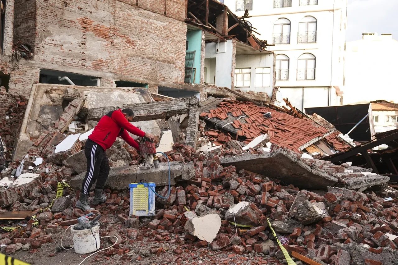 Sındırgı depremi sonrası uzman isimden endişe verici açıklama! 'Ölü faylar canlandı'