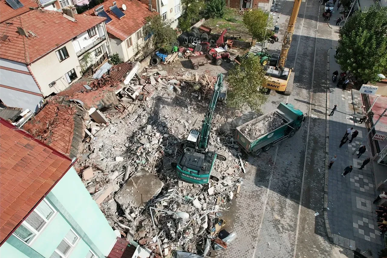 Sındırgı depremi sonrası uzman isimden endişe verici açıklama! 'Ölü faylar canlandı'