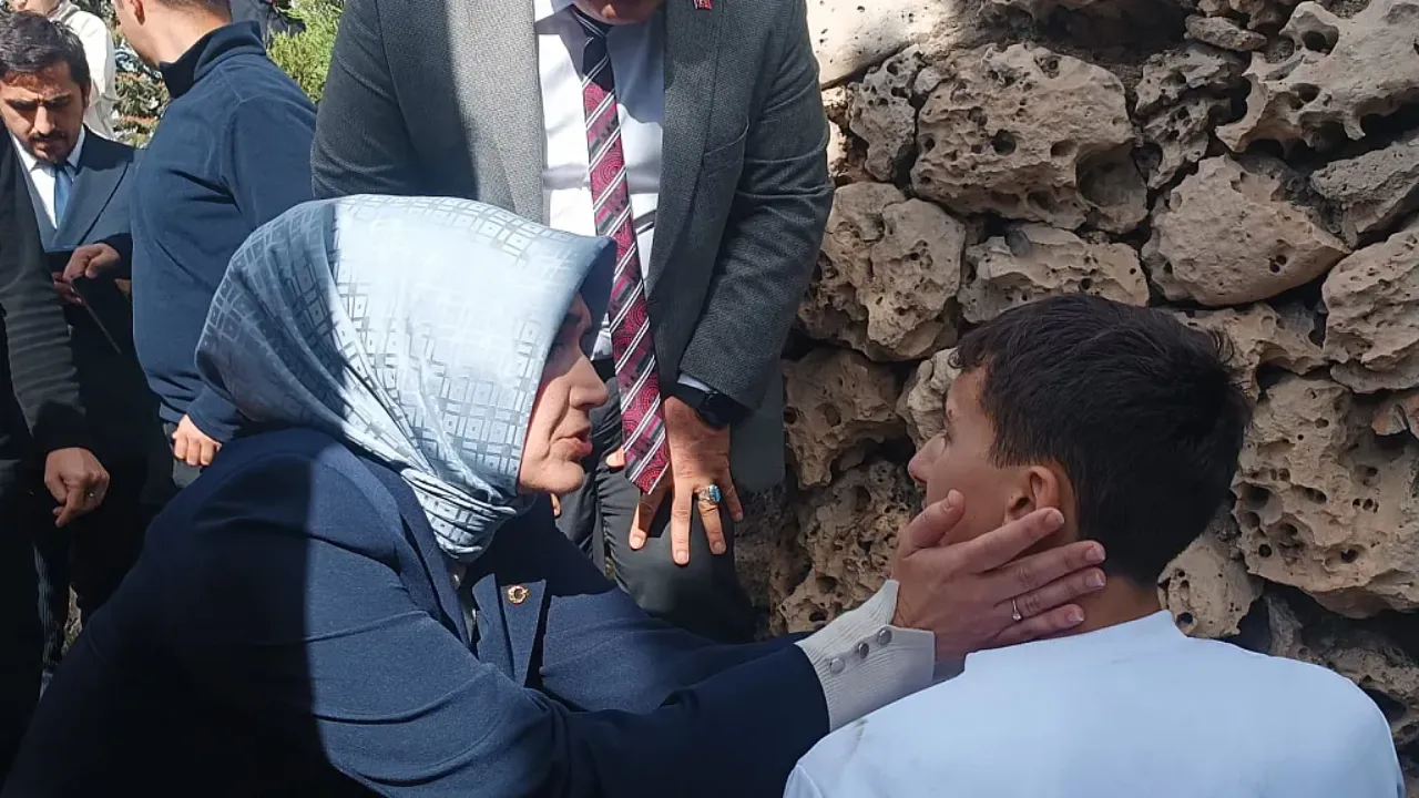 Törende fenalaşan öğrenciye şefkat eli