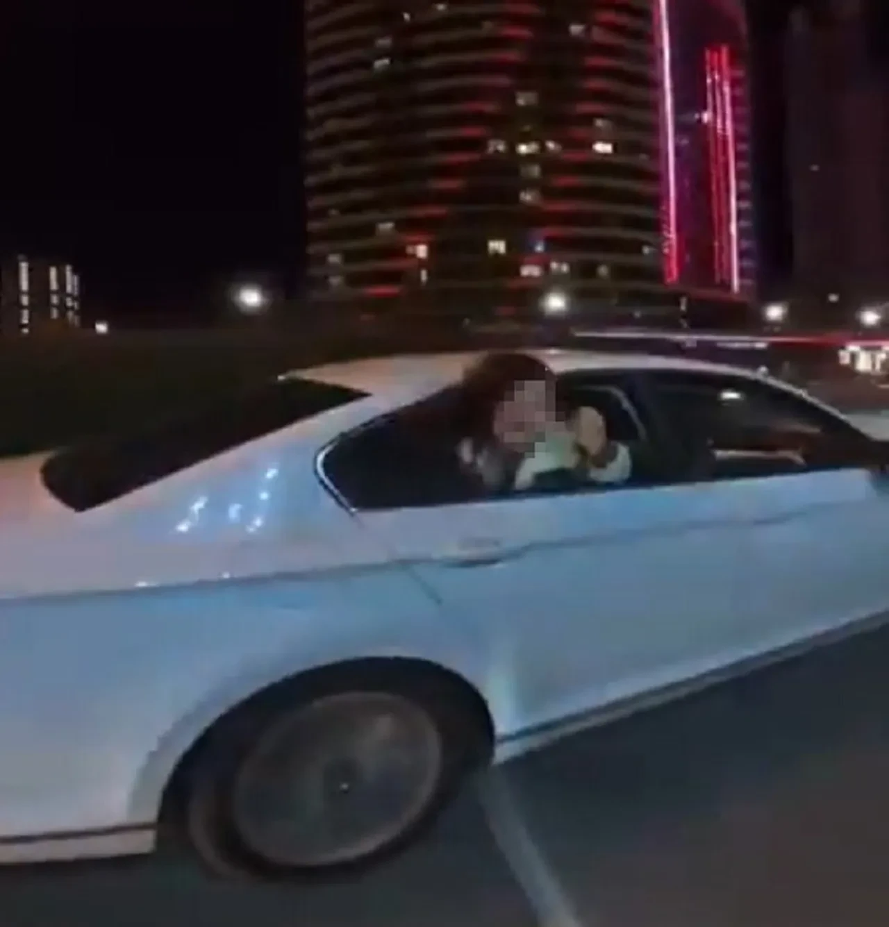 Trafikte 'imdat' diye bağırdığı anlar kan dondurdu! Polis ekipleri harekete geçti