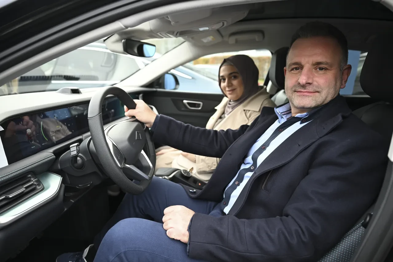 Avrupa serüveni başladı: Togg Almanya'daki ilk sahiplerine ulaştı