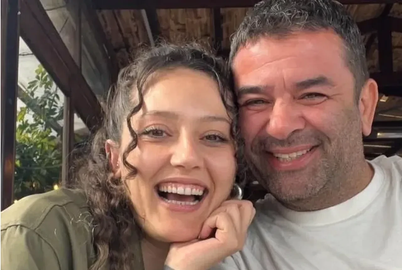 Bülent Şakrak'tan sevgilisi Duygu Arabacıoğlu’na romantik kutlama!