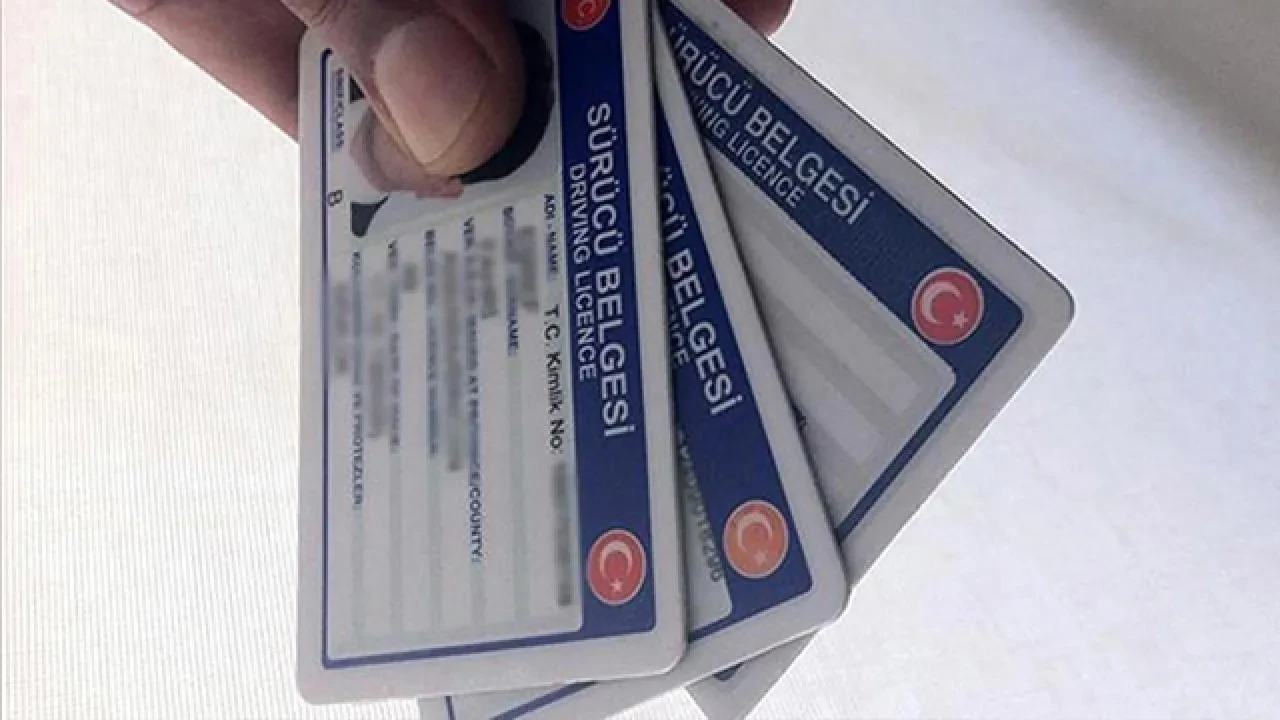 Ehliyet yenileme için son saatler! 15 TL yerine 7 bin 438 TL ödenecek