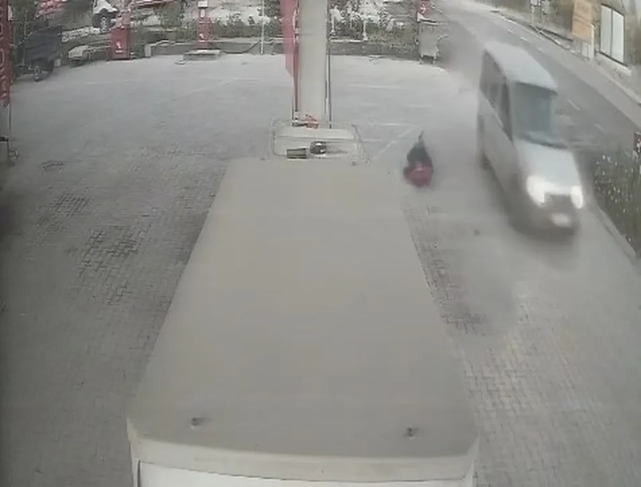 Eniştesine arabayla vurup kaçtı! Arkasına bile bakmadı