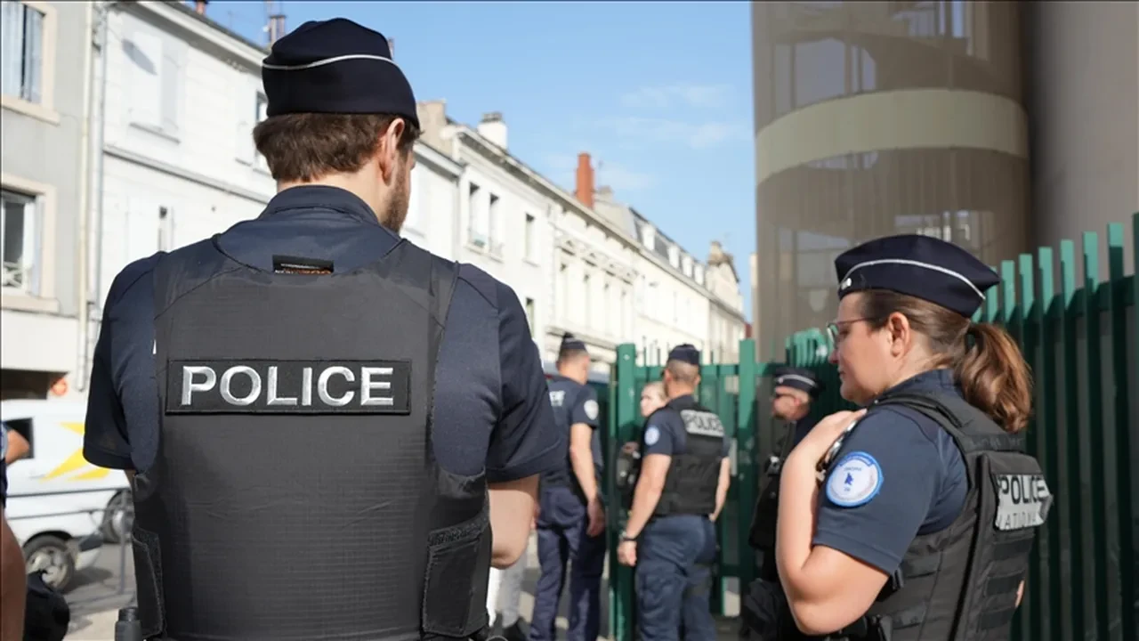 Fransa'nın başı soyguncularla dertte: Bu kez değerli metal rafinerisi soyuldu