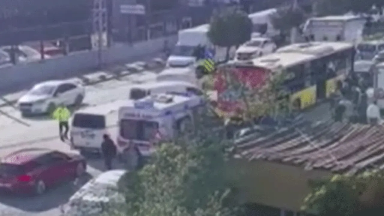 İETT otobüsünde vahşet! 3 kişiyi bıçaklayıp kayıplara karıştı: 1 yolcu hayatını kaybetti