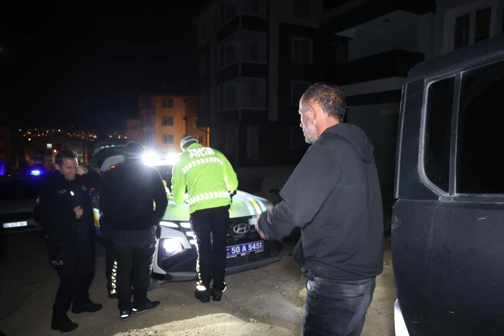 Nevşehir’de alkollü ve ehliyetsiz yakalanan sürücü: “Savcı abimi arayayım mı?”