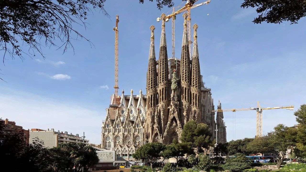 İspanya kiliseye kat çıktı! La Sagrada Familia artık dünyanın en uzunu