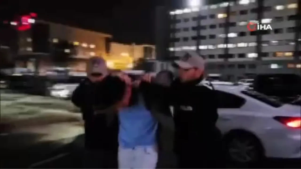 İstanbul'da akıllara durgunluk veren olay! Tasma taktığı kadını sokaklarda dolaştırdı