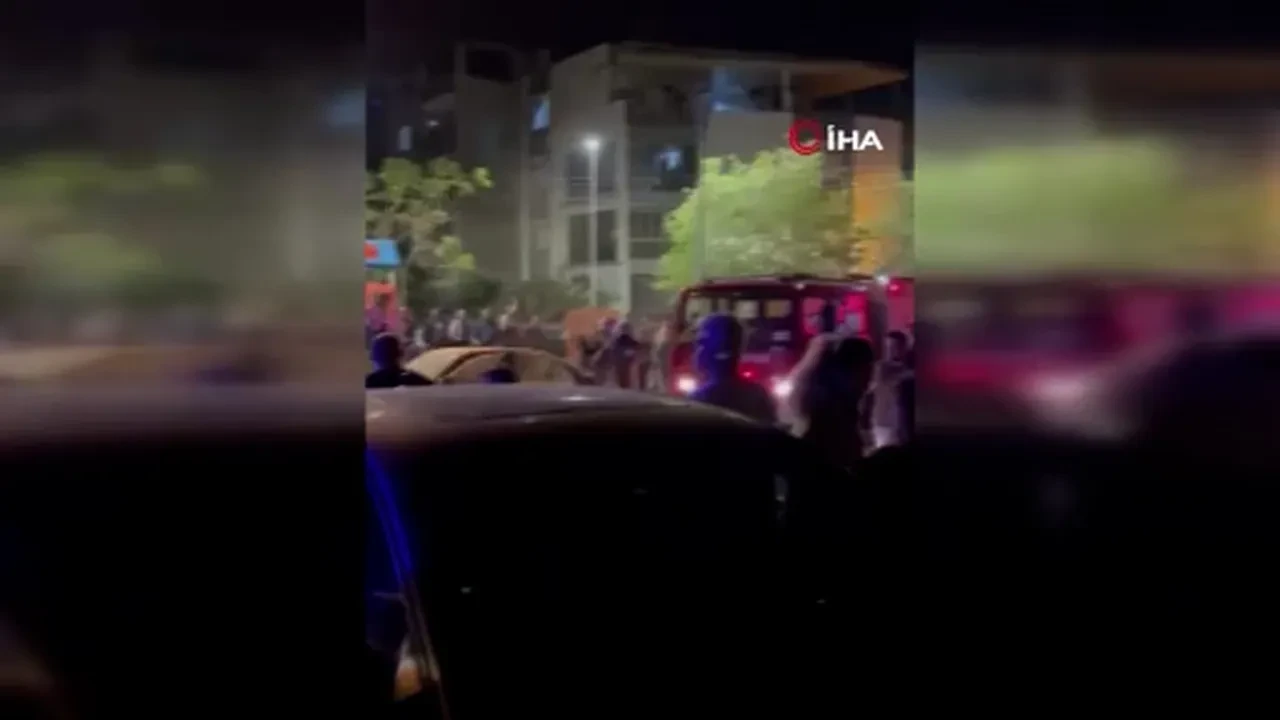 İzmir'de dehşete düşüren olay! Eşiyle tartışan adam arabasıyla birlikte kendini ateşe verdi