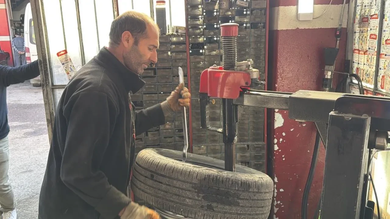 Kış geldi, sürücüler sanayinin yolunu tuttu! Uzman isim uyardı: Daha az yakıt tüketimi sağlar