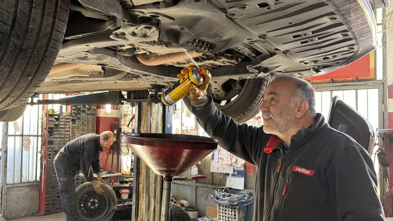 Kış geldi, sürücüler sanayinin yolunu tuttu! Uzman isim uyardı: Daha az yakıt tüketimi sağlar