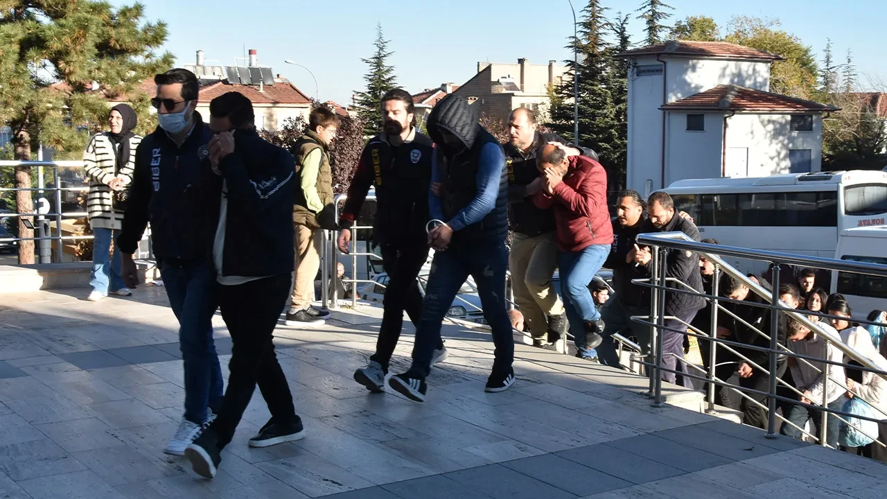 Nevşehir merkezli 19 ilde adresler basıldı! Yaklaşık 100 milyon gelir elde ettiler: 39 şüpheli yakalandı