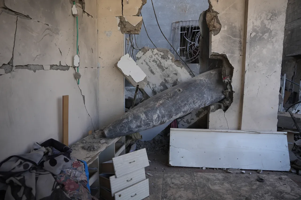 Ölümle beraber yaşamak: Filistinli aile her an 'patlamaya hazır' bombayla aynı evde