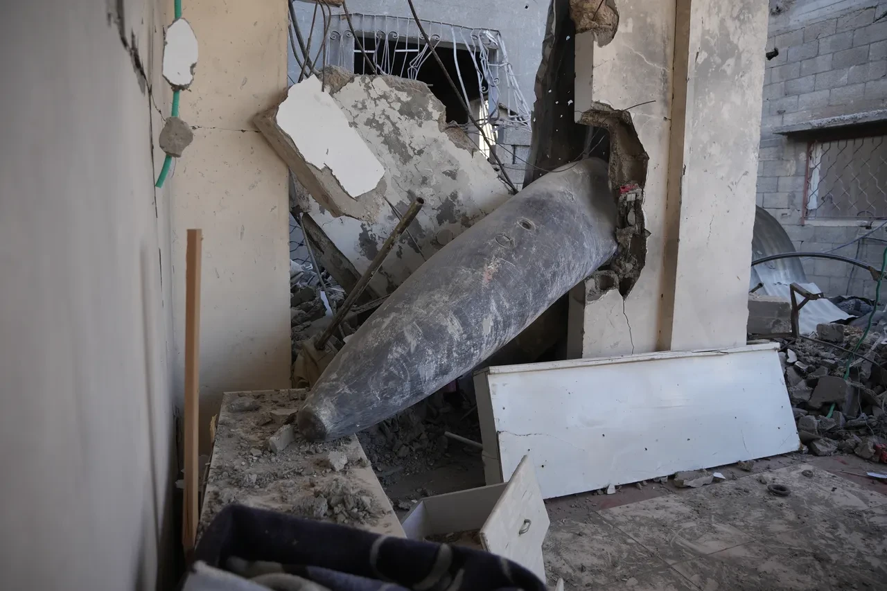 Ölümle beraber yaşamak: Filistinli aile her an 'patlamaya hazır' bombayla aynı evde