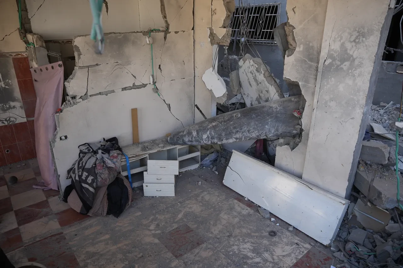 Ölümle beraber yaşamak: Filistinli aile her an 'patlamaya hazır' bombayla aynı evde