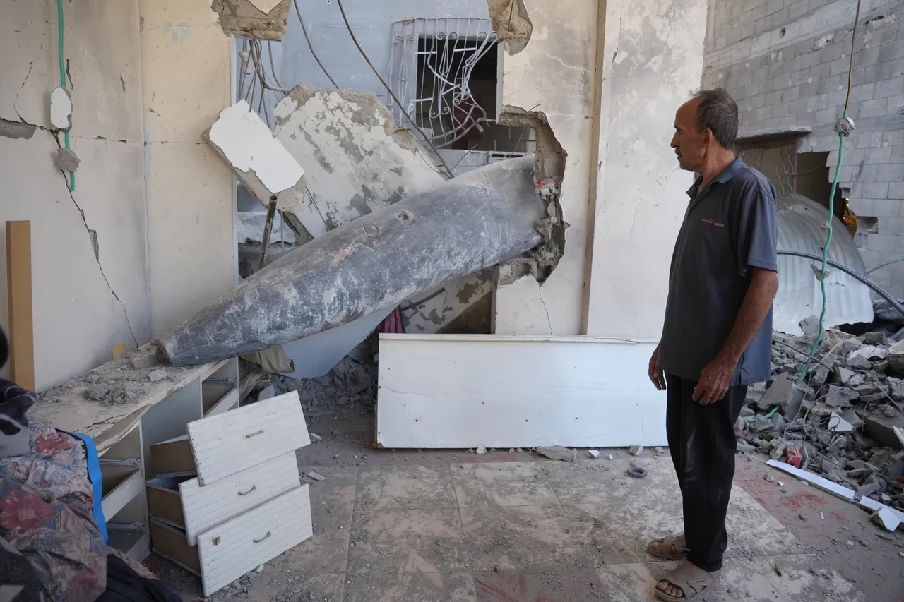 Ölümle beraber yaşamak: Filistinli aile her an 'patlamaya hazır' bombayla aynı evde