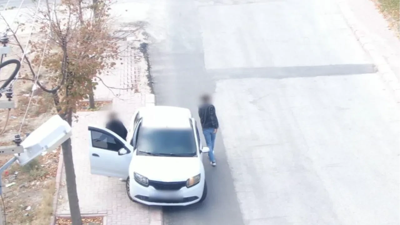Polisi görünce kurnazlığa kalkıştılar! Cezadan kaçamadılar