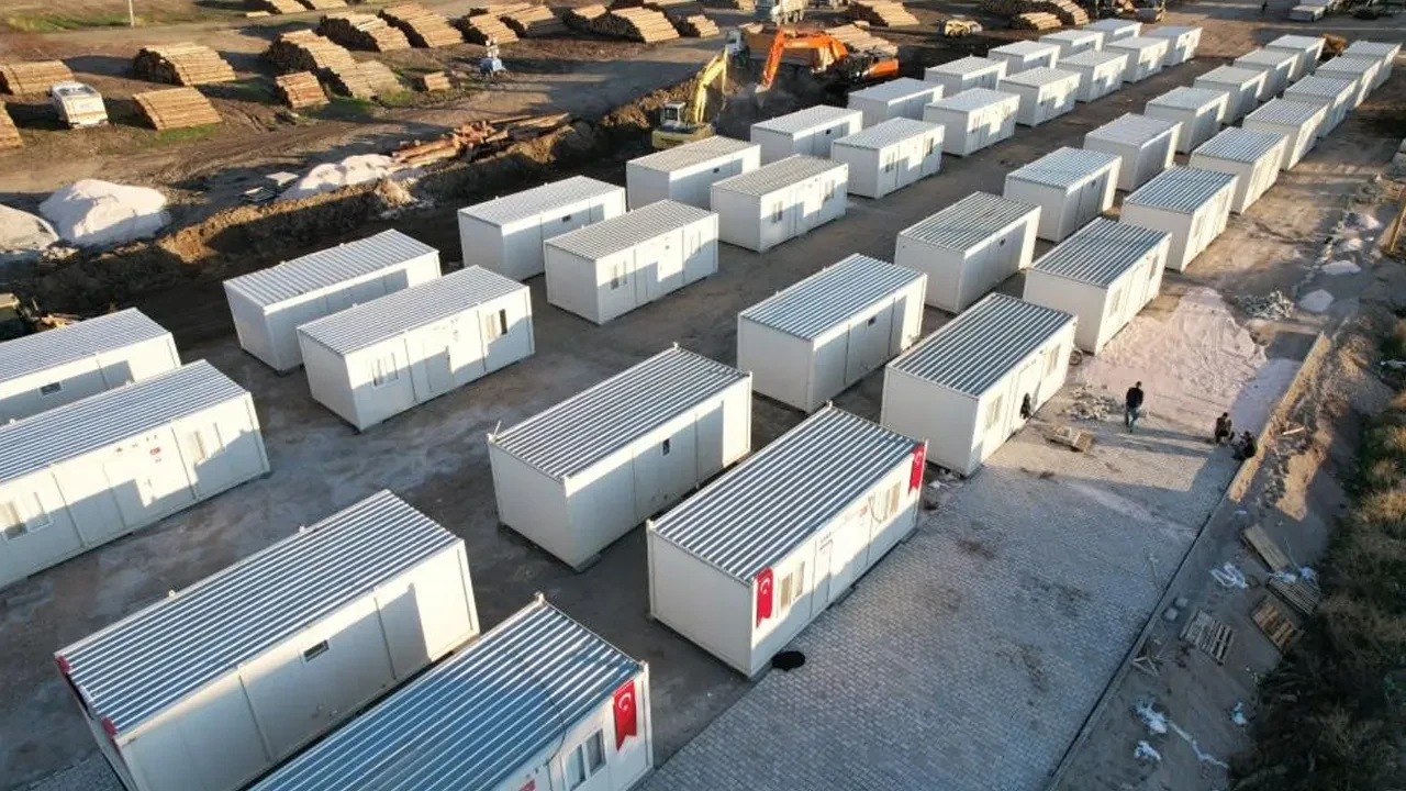 Sındırgı'da konteyner kentte sona doğru! Vatandaşlar gelecek haberi bekliyor