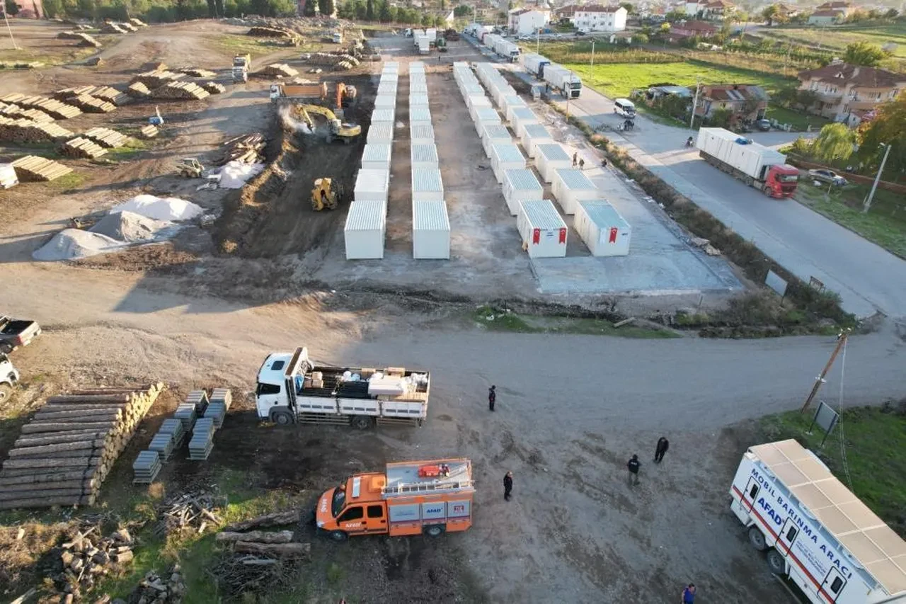 Sındırgı'da konteyner kentte sona doğru! Vatandaşlar gelecek haberi bekliyor