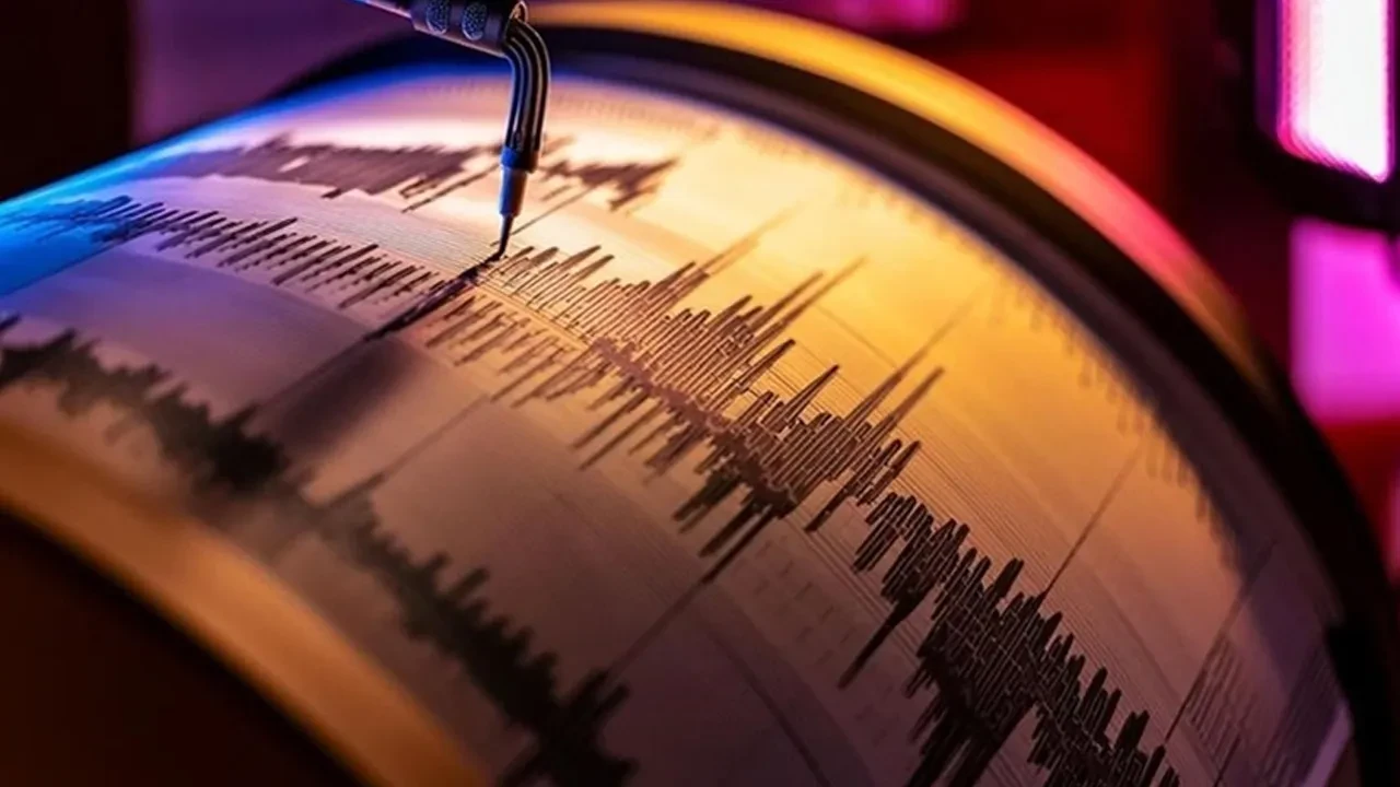 Türkiye beşik gibi sallanıyor! 14 binin üzerinde deprem oldu: Uzman isimden kritik uyarı 