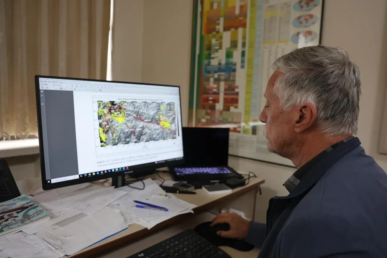 Türkiye beşik gibi sallanıyor! 14 binin üzerinde deprem oldu: Uzman isimden kritik uyarı