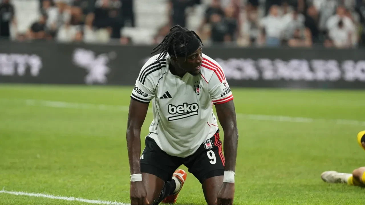 Abraham Galatasaray maçında oynayacak mı? Derbi öncesi Abraham'ın sakatlığında son durum