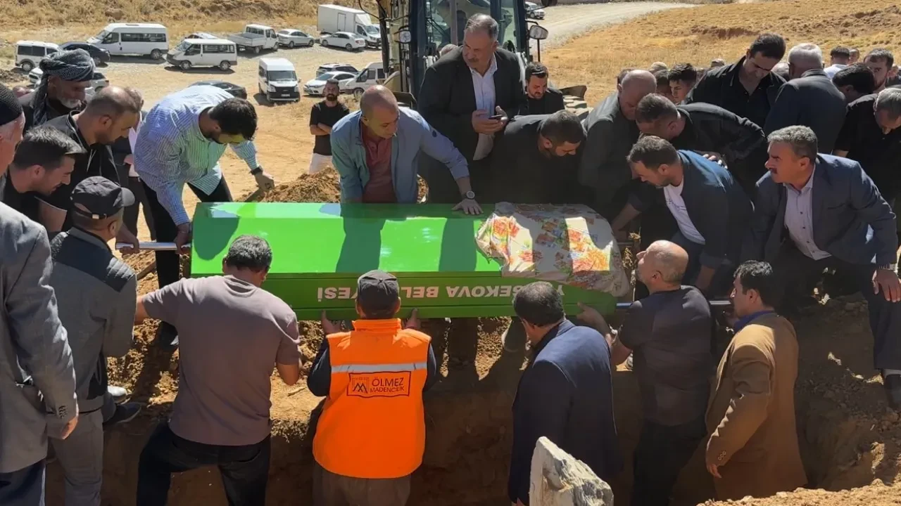 Beylikdüzü’nde feci kaza: 15 yaşındaki Arnisa Bozkurt hayatını kaybetti
