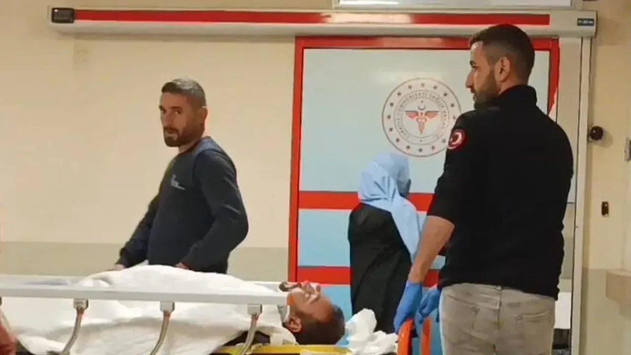 Bursa İnegöl’de feci kaza: Elektrik teknikerleri direkten düştü