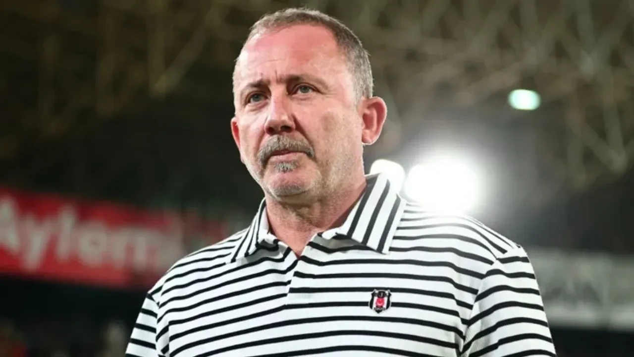 Galatasaray tribünlerinden Sergen Yalçın'a anlamlı destek!