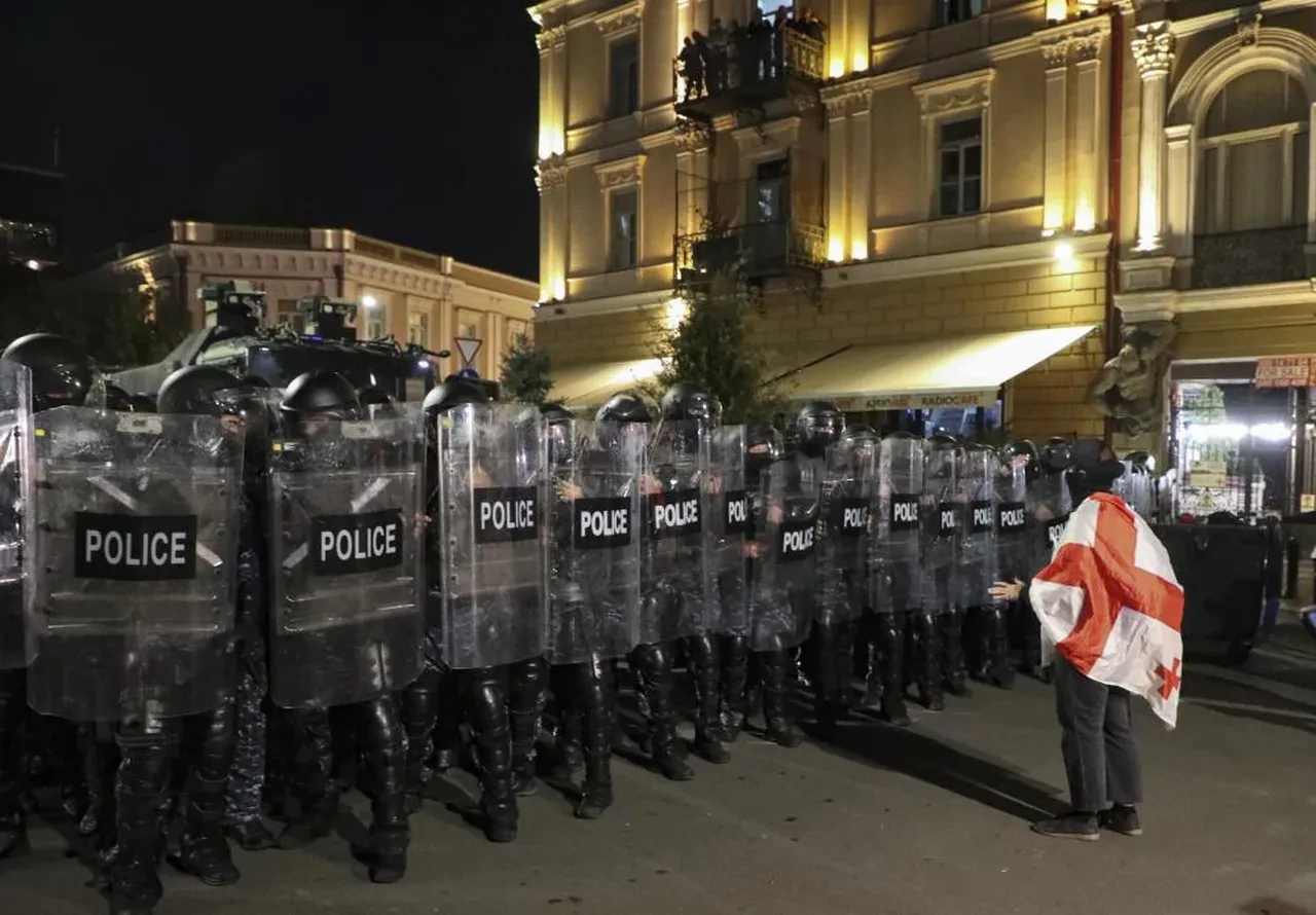 Gürcistan’da seçim protestoları: Sokaklar savaş alanına döndü!