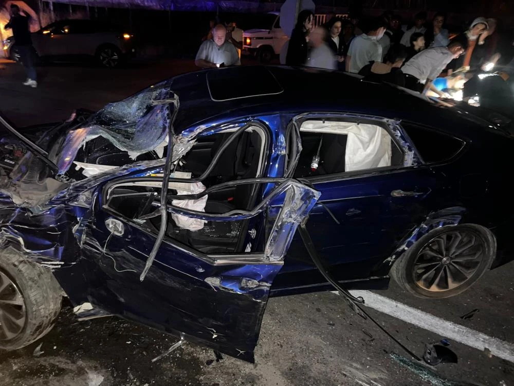 Amasya’da tırla çarpışan otomobilde can pazarı