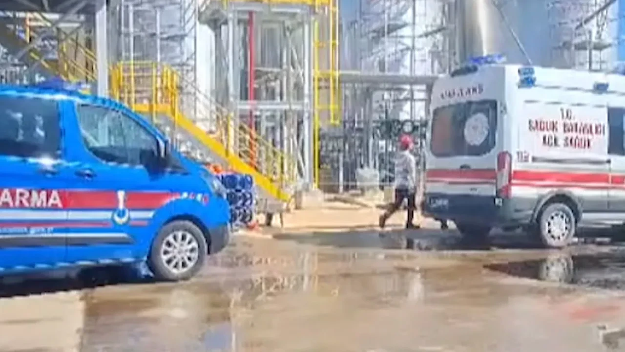 Kocaeli'de bir fabrikada patlama: 2 işçi hayatını kaybetti