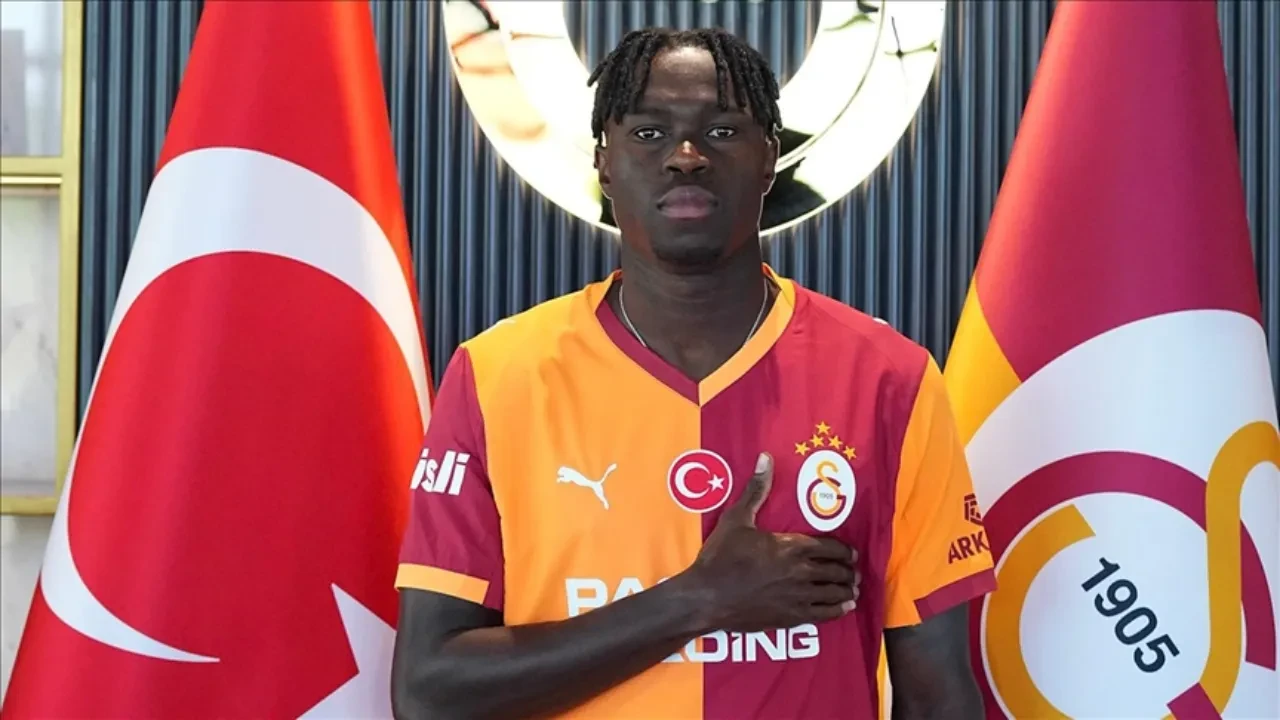 Singo neden oyundan çıktı, sakatlandı mı? Kaç maç olmadığı taraftarın gündeminde