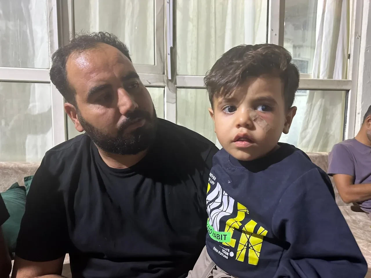 Yorgun merminin isabet ettiği çocuk yaralandı