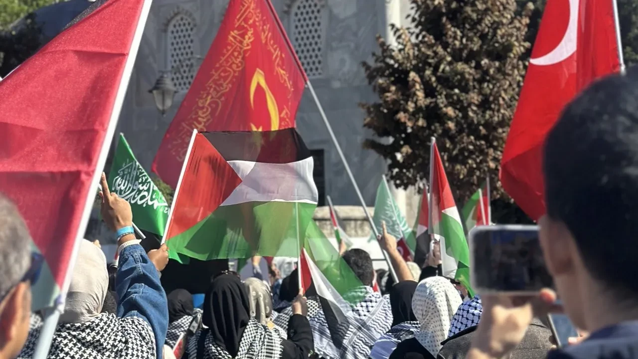 Ankara ve İstanbul'da büyük Filistin yürüyüşü! Gazze'ye dua, İsrail'e lanet