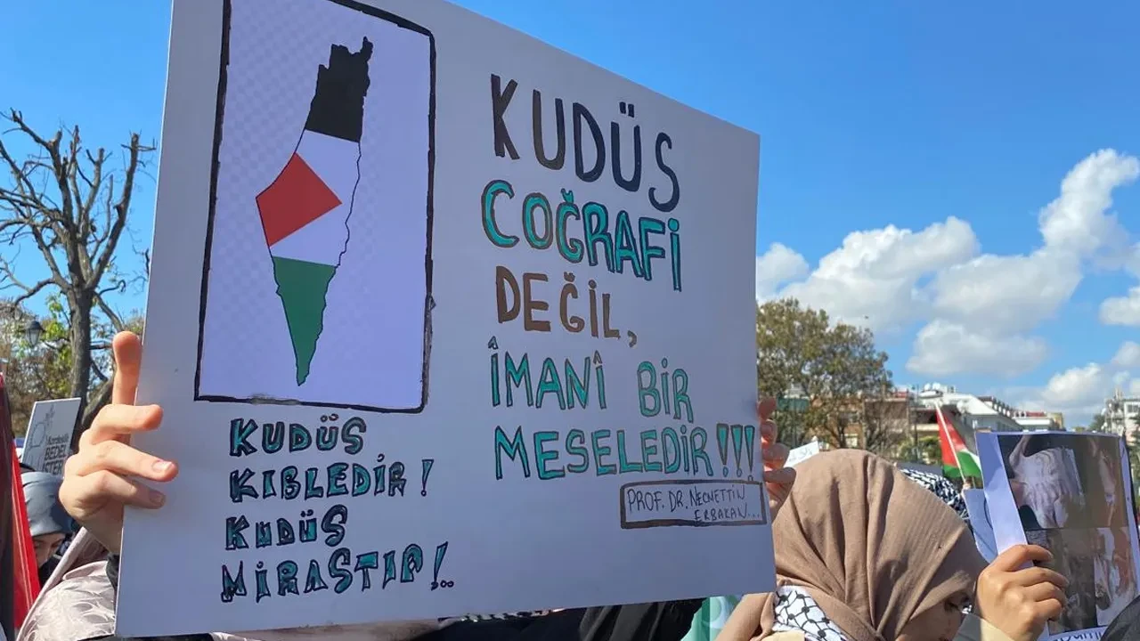 Ankara ve İstanbul'da büyük Filistin yürüyüşü! Gazze'ye dua, İsrail'e lanet