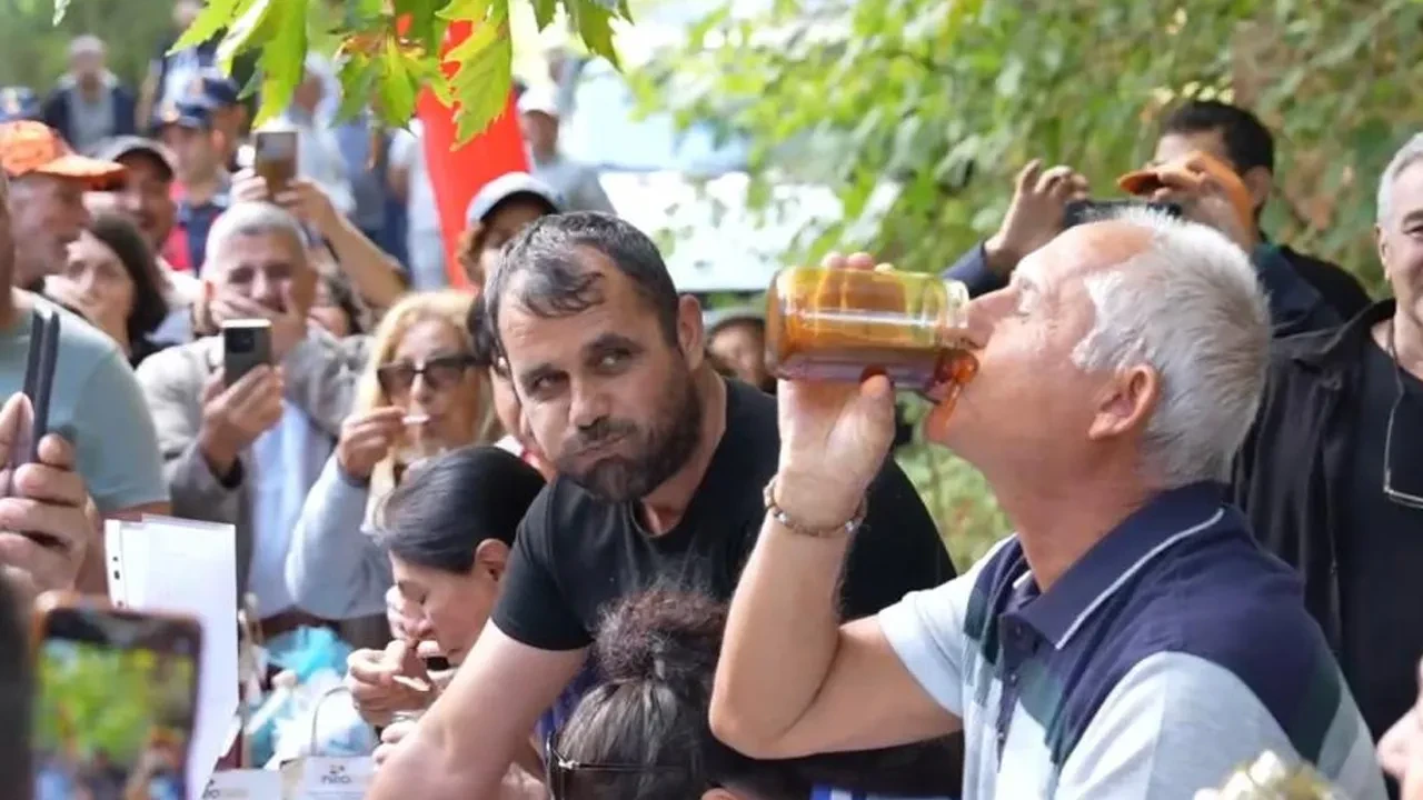 Bir kilo balı, 2 dakikada sildi süpürdü! İzleyenler şaştı kaldı