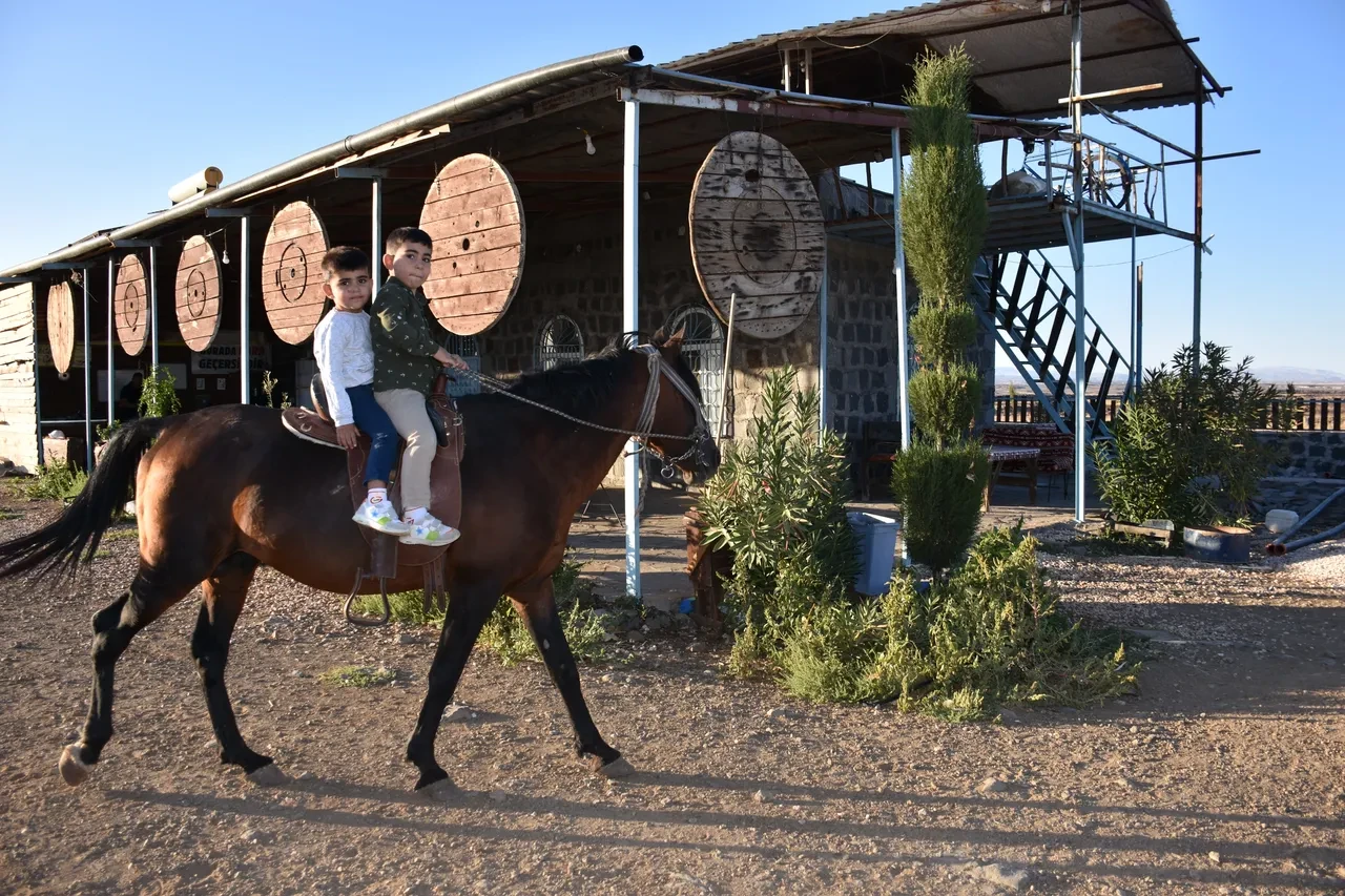 Bu işletmede para geçmiyor! Kahvaltıdan akşam yemeğine her şey ücretsiz! 