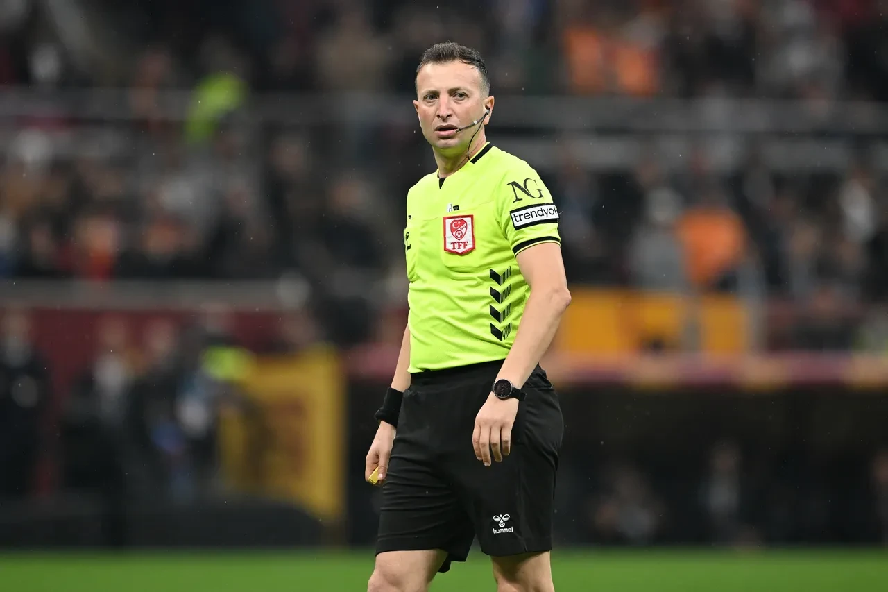 Galatasaray-Beşiktaş maçında 'kural hatası' iddiası: Derbi tekrar edilebilir