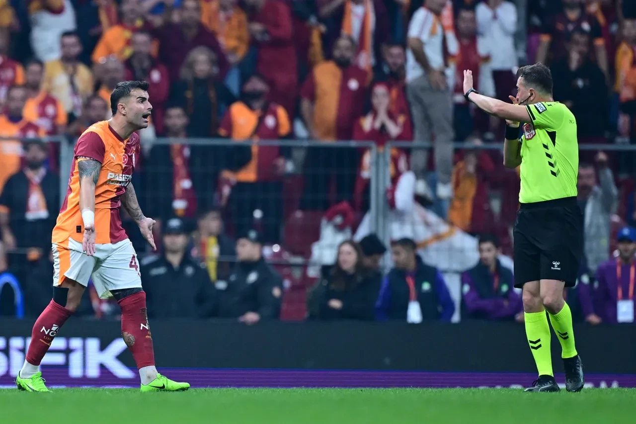 Galatasaray-Beşiktaş maçında 'kural hatası' iddiası: Derbi tekrar edilebilir
