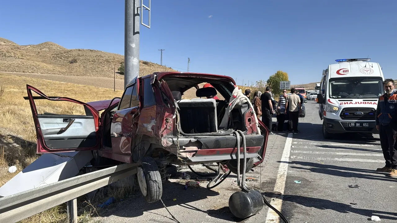 LPG tankı yerinden fırladı: Sivas'taki feci kazada çok sayıda yaralı var!